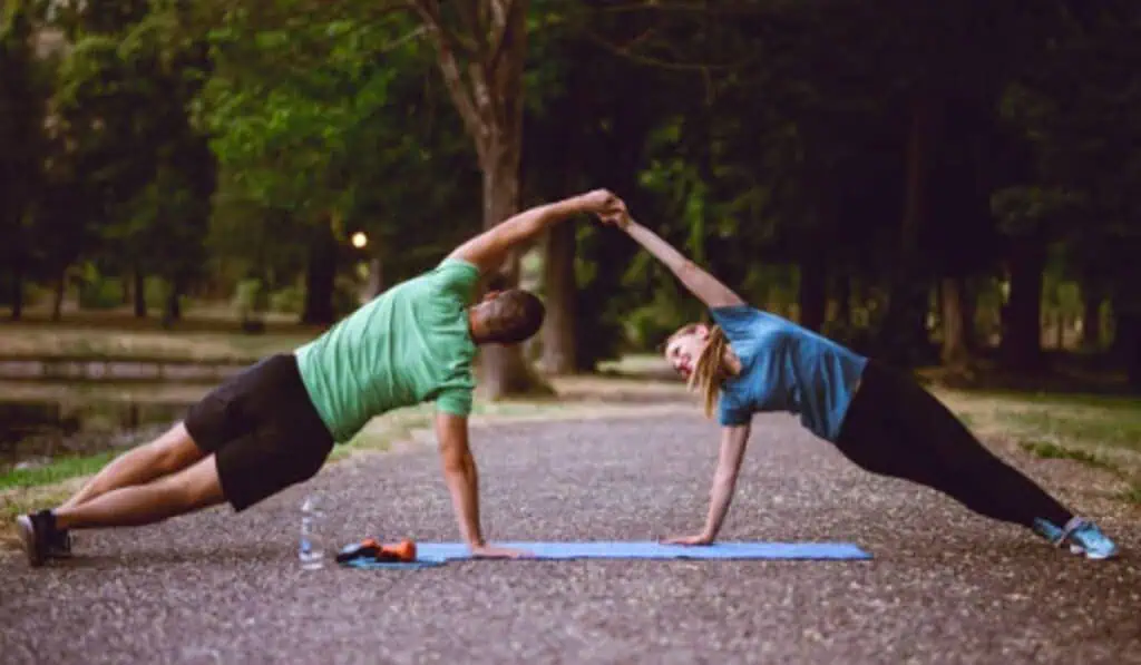 Alternativas de regalos en San Valentín para parejas fitness en Bogotá Precios de gimnasios para iniciar mayo en forma.
