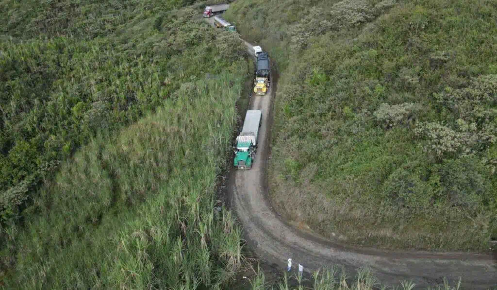 Luz verde a transporte de alimentos y pasajeros en medio de cierre de la vía Panamericana Paso alterno por cierre de la vía Panamericana