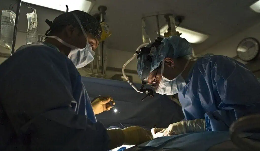 ¿Qué pasará con pacientes críticos o con tratamientos especiales en reforma a la salud de Colombia? Hay disposiciones especiales para los enfermos críticos o con tratamientos especiales en la reforma a la salud de Colombia
