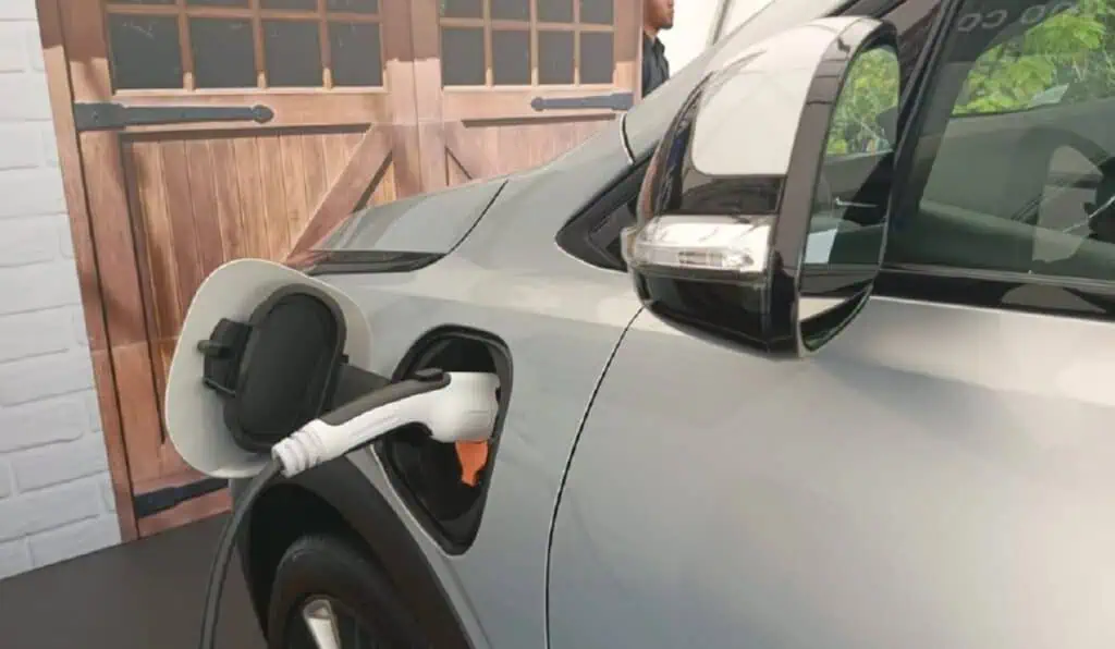 Así cambiará la operación de estaciones para carros eléctricos en Colombia: alistan nueva norma Puntos de carga para carros eléctricos en Bogotá
