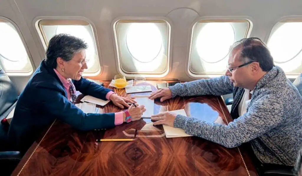 Metro Bogotá: en marzo se conocería si se aprueba plan de Petro de soterrarlo Claudia López y Gustavo Petro