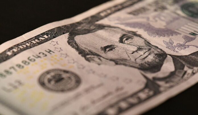 Comportamiento del dólar en Colombia Comportamiento del dólar en Colombia