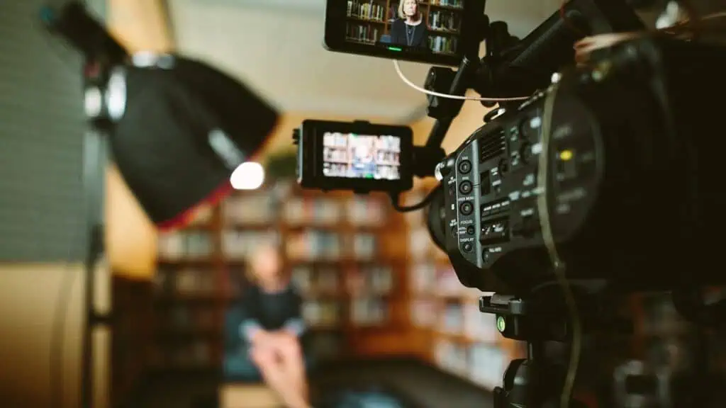 Películas y contenidos para adultos pagarían más impuestos en Colombia Impuestos en Colombia para contenidos sexuales