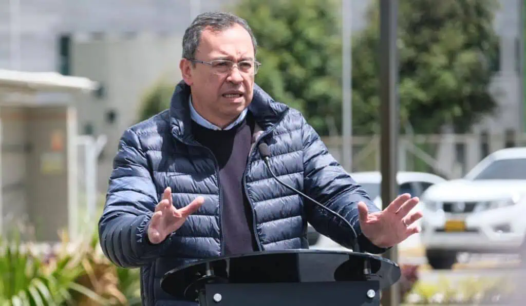 Reforma a la salud en Colombia: Gobierno dice que corregirá el texto para agregar lo acordado Alfonso Prada