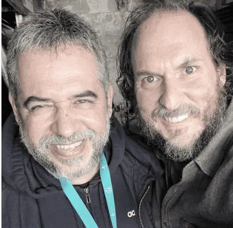 "Los Iniciados": La nueva película de Mario Mendoza y Andrés Parra Andrés Parra y Mario Mendoza