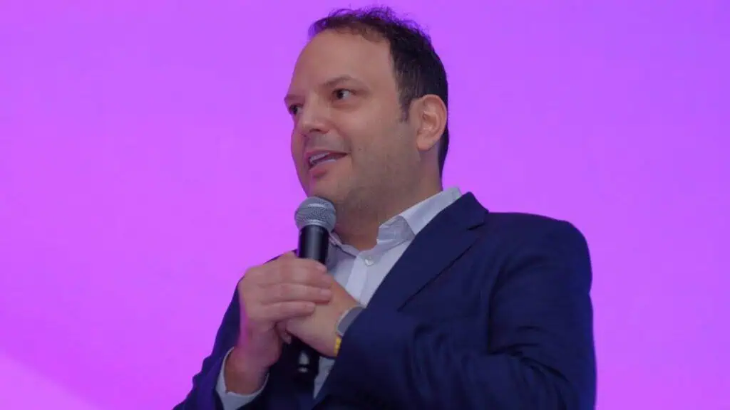 “Emprendimientos sociales impactarían hasta el 2 % del PIB colombiano”: Andrés Santamaría Andrés Santamaría - Emprendimientos soiales