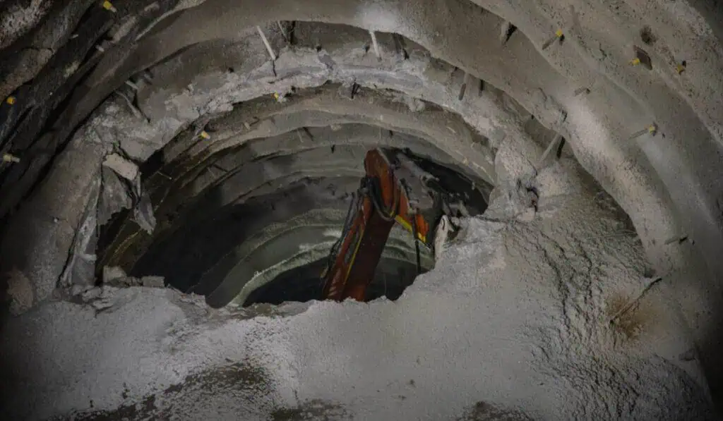 Megaproyecto túnel del Toyo (Antioquia) logra importante avance en su construcción Cale túnel de emergencia en el Toyo