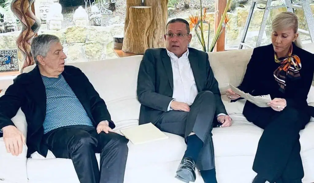 La movida de Germán Vargas Lleras para atajar la reforma a la salud de Petro Cambios a la reforma a la salud de los partidos