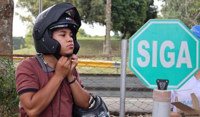 Foto ilustrativa de los cuidados que toca tener con la moto como herramienta de trabajo.