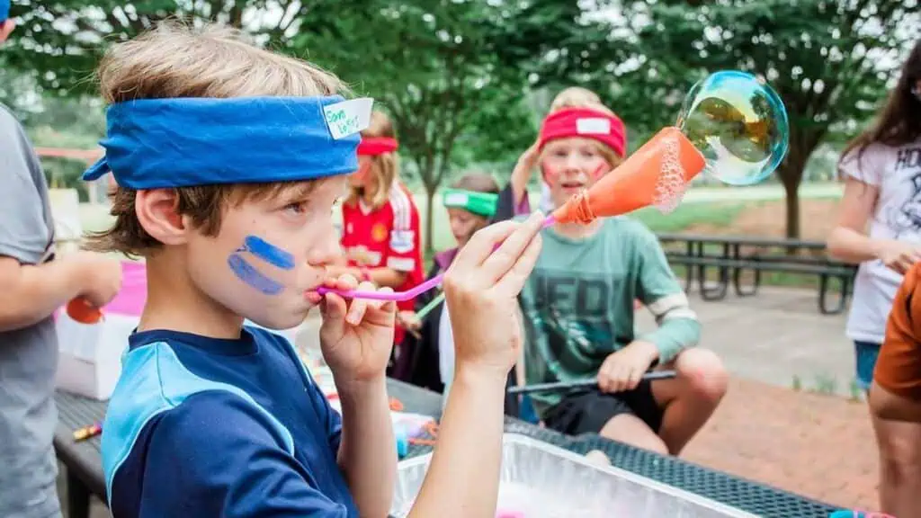 Challenge Island, el programa que promueve las disciplinas STEAM en niños, llega a Colombia Challenge Island