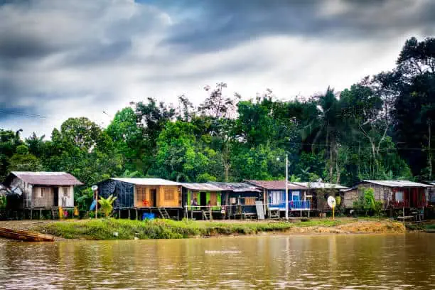 Entrevista | Sandra Hinestroza, primera mujer afro en ocupar un cargo de liderazgo en el sector tech Caserio en Quibdo, Chocó.