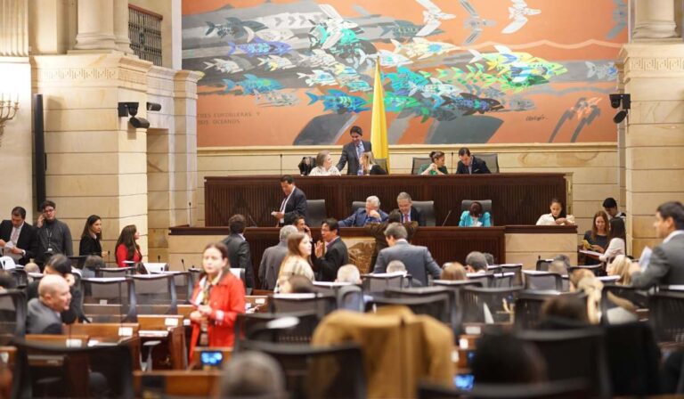 Sesión de las comisiones económicas del Congreso de Colombia en el Salón Elíptico del Capitolio