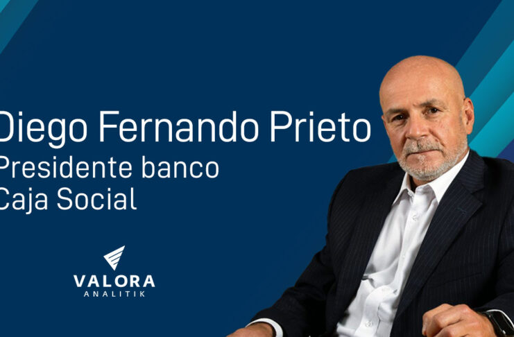 Diego Fernando Prieto, presidente del Banco Caja Social, posa para una foto en su oficina de Bogotá