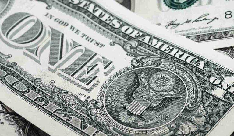 Dólar en Colombia abrió por debajo de los 4.800