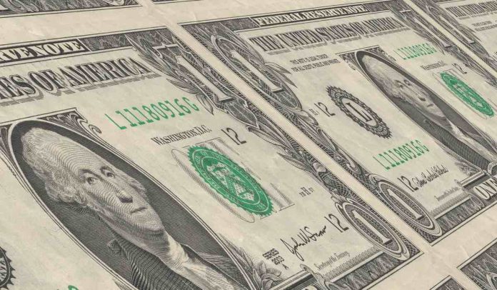 Dólar en Colombia (3) Dólar Colombia 30 de marzo: rompe soporte de $4.600 por primera vez desde septiembre del 2022