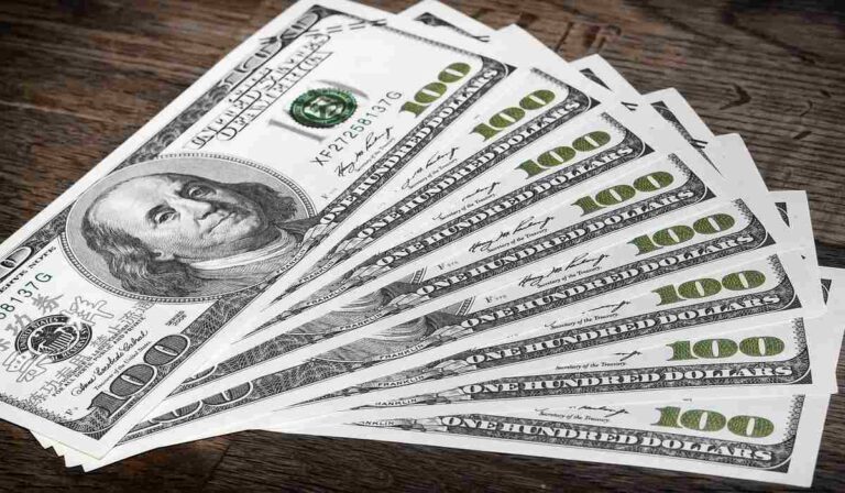 El dólar en Colombia empezó esta semana a la baja, luego de pasar por un festivo en Colombia. La divisa abrió la jornada de este martes en $4.800.