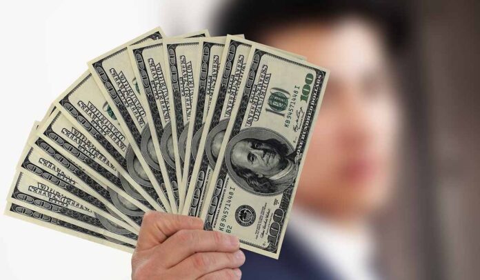 Dólar en Colombia (3) Dólar Colombia 21 de marzo: cerró a la baja y alcanzó a caer de la barrera de $4.800