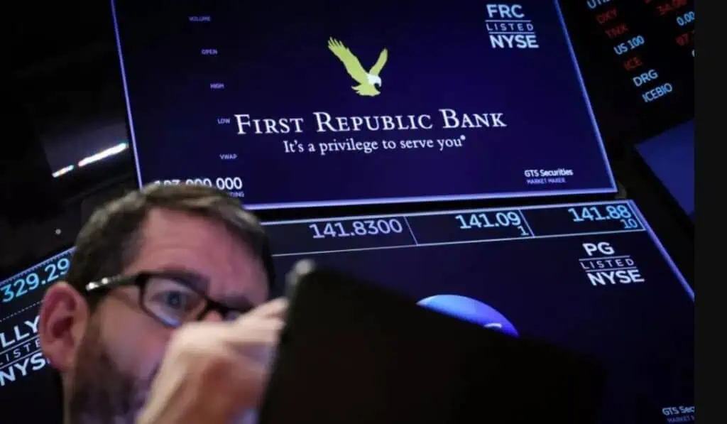 Premercado | Bolsas mundiales repuntan tras inyección de US$30.000 millones al First Republic Bank First Republic Bank
