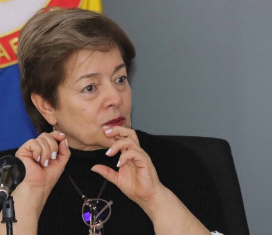 Gloria Inés Ramírez, ministra de Trabajo, durante una reunión en el Ministerio de Trabajo.