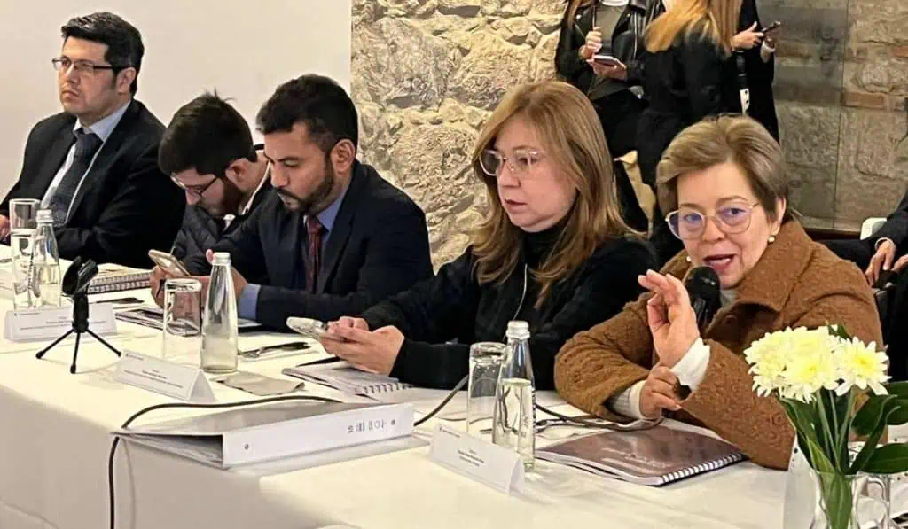 Reforma pensional Petro: mesa técnica estudiará y ajustará el proyecto Miembros del Gobierno y el Congreso en la mesa técnica de la reforma pensional
