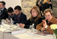 Miembros del Gobierno y el Congreso en la mesa técnica de la reforma pensional