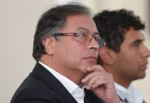 Gustavo Petro, presidente de Colombia, durante la radicación de la reforma pensional en el Congreso.