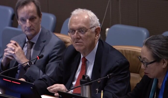 José Antonio Ocampo ministro de Hacienda de Colombia habla de crisis bancaria mundial (1) José Antonio Ocampo, ministro de Hacienda de Colombia, habla de crisis bancaria mundial