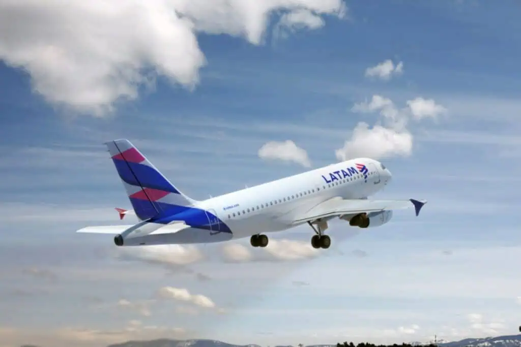 Estos son los beneficios en vuelos de las tarjetas Latam Pass Visa LATAM AIRLINES