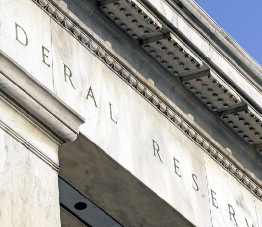 La Reserva Federal (FED) subió su tasa de interés en 25 puntos básicos hasta el 4,75 %