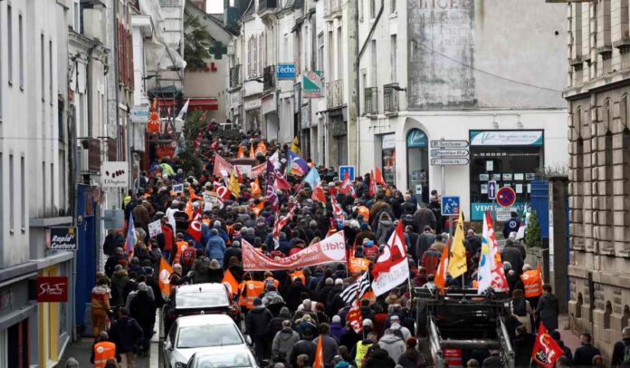 La reforma pensional de Macron genera polémica y nuevas protestas en Francia, ¿en qué consiste? La reforma pensional de Macron genera polémica y nuevas protestas en Francia, ¿en qué consiste?