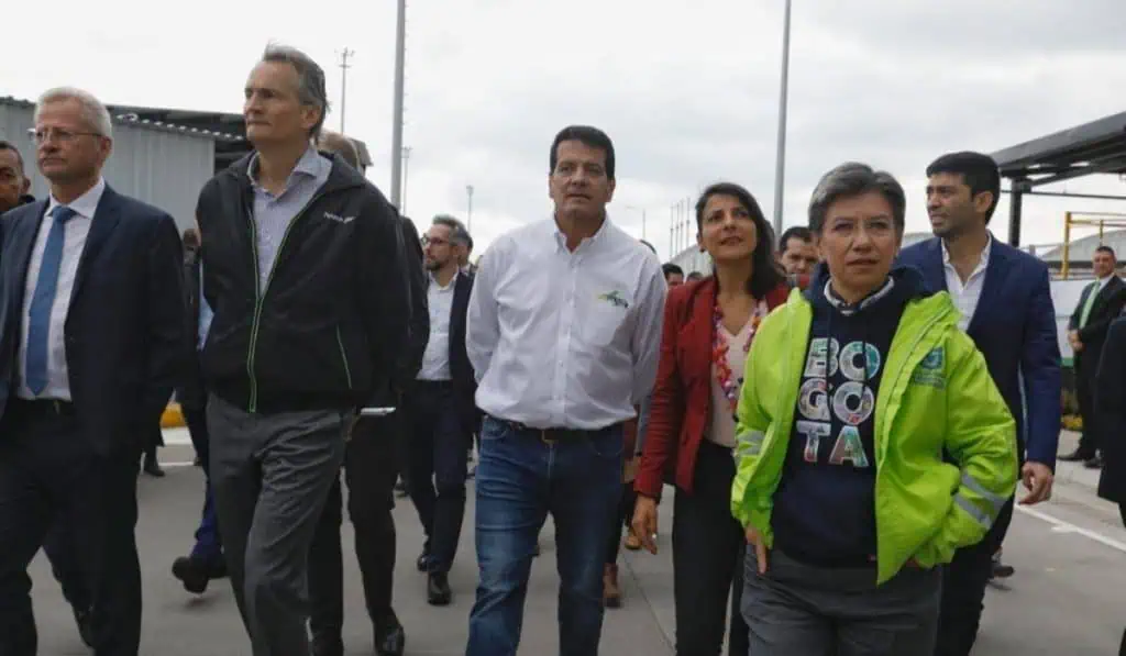 Lanzan en Bogotá proyecto de movilidad con hidrógeno para transporte público Lanzan bus en Bogotá que se mueve con hidrógeno