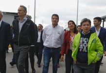 Lanzan bus en Bogotá que se mueve con hidrógeno