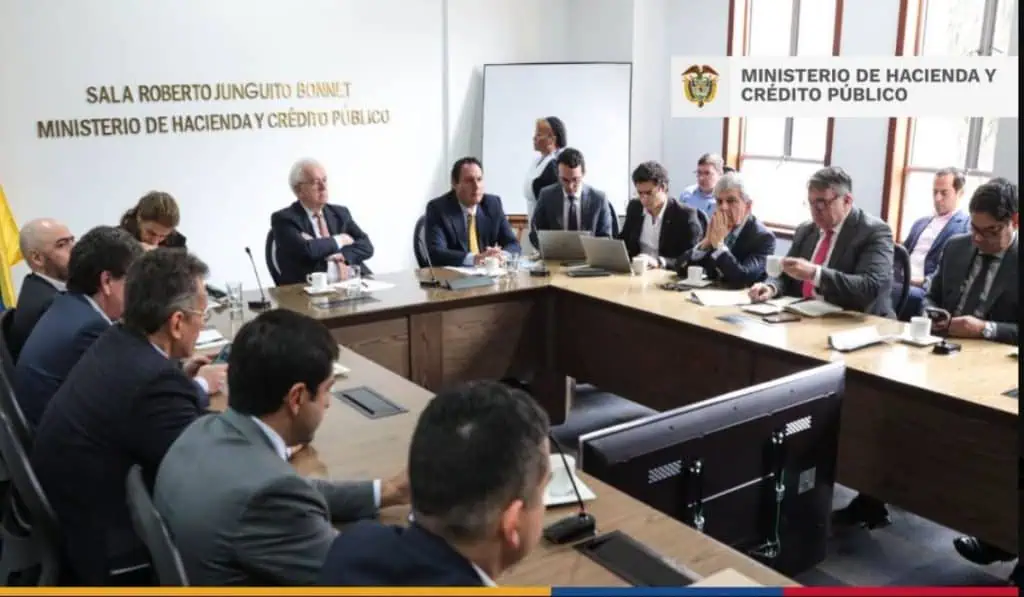 La dura carta de los gremios al ministro Ocampo por las reformas de Petro La dura carta de los gremios al ministro Ocampo por las reformas de Petro
