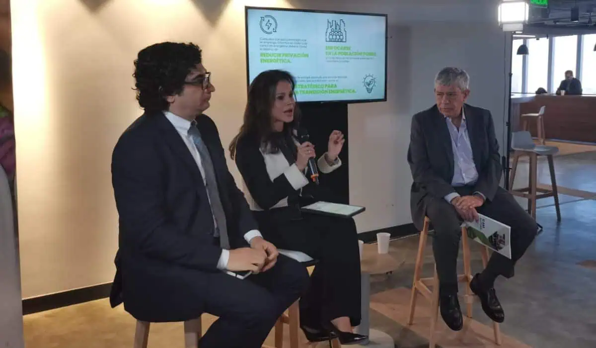 Industria y DNP evalúan potencial e impulso para el gas natural en Colombia Informe Naturgas al DNP