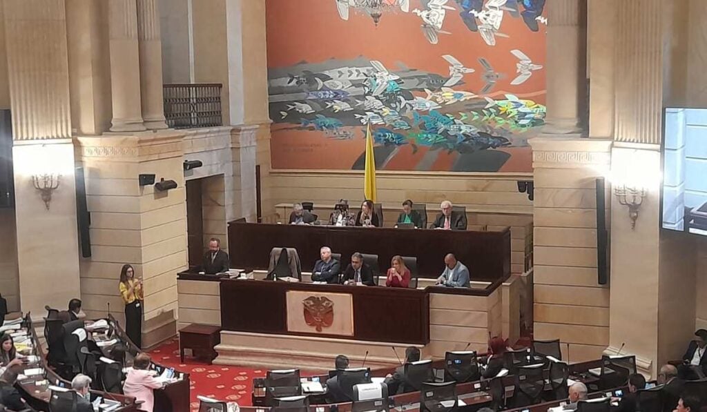 Las comisiones económicas del Congreso de Colombia aprobaron 64 artículos sin proposiciones del Plan Nacional de Desarrollo (PND).