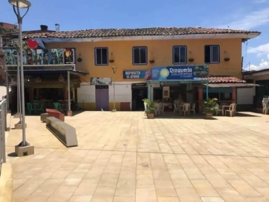 Aris Mining contribuye al progreso de Marmato con la mejora de su infraestructura Parque Cabecera municipal Marmato