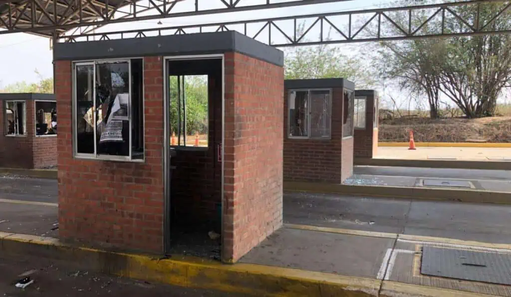 Entrevista | Ministro de Transporte habla de futuros megaproyectos en Colombia y lanza alerta por peajes Peaje Pasacaballos destruido