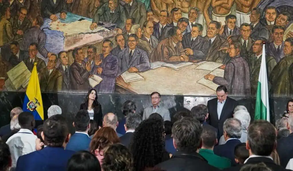 ¿Qué dijo el presidente Petro a los empresarios de Antioquia? Presidente Gustavo Petro en encuentro con empresarios de Antioquia