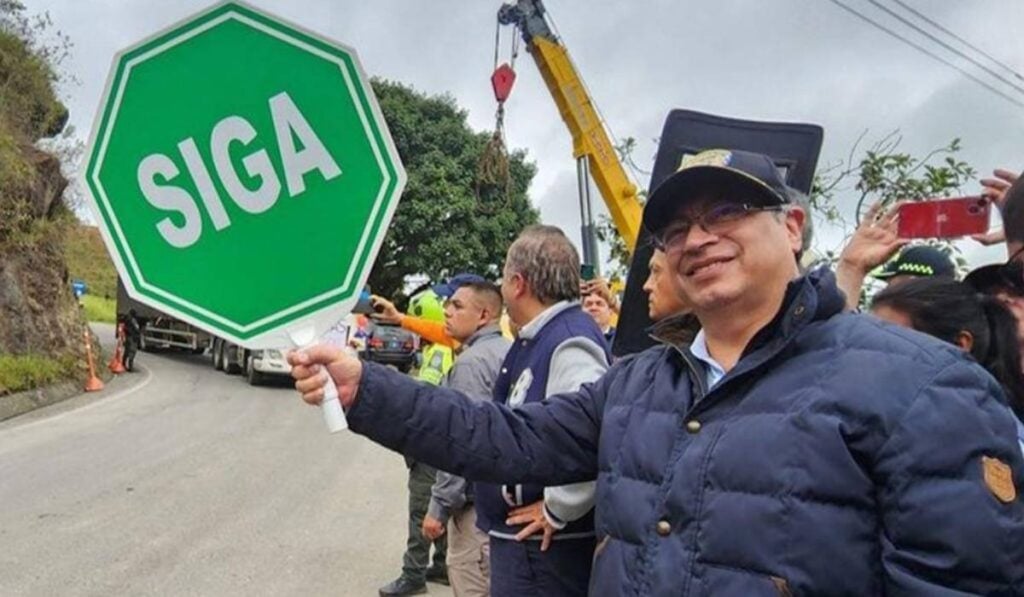 Presidente Gustavo Petro pide traer a Colombia inversiones de los fondos pensionales.