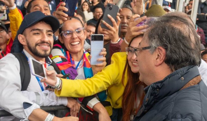 El presidente Petro busca mejorar las perspectivas de la economía de Colombia (1) El presidente Petro busca mejorar las perspectivas de la economía de Colombia