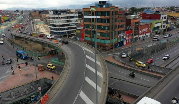 El puente Venecia en Bogotá será demolido, conozca desvíos.
