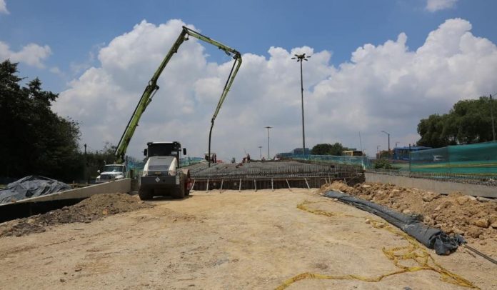Puente demolido en Bogotá Demolición de puente en Bogotá