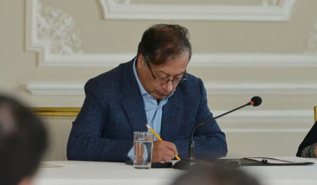 Gobierno Petro alista plan para acabar los subsidios: estos son los detalles Gobierno Petro alista plan para acabar los subsidios