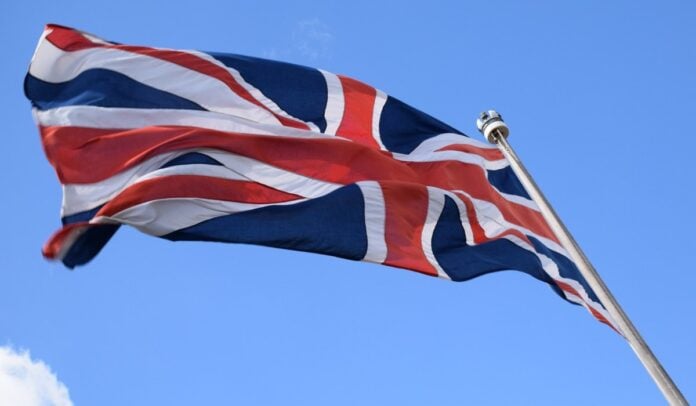 Reino Unido podría evitar la recesión este año; PIB crecería 1,8 % en 2024