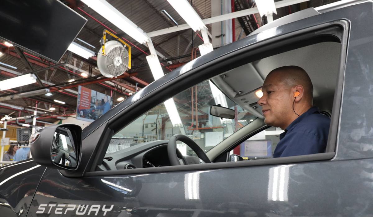 Advierten a conductores por vehículos con estas características: No les aprobarán revisión tecnomecánica