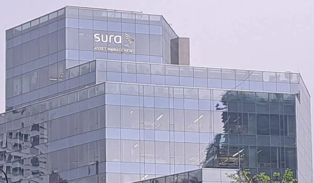 Sura Investment Management y los focos de su estrategia de inversión sostenible Edificio de Sura Asset Management en Medellín, Colombia