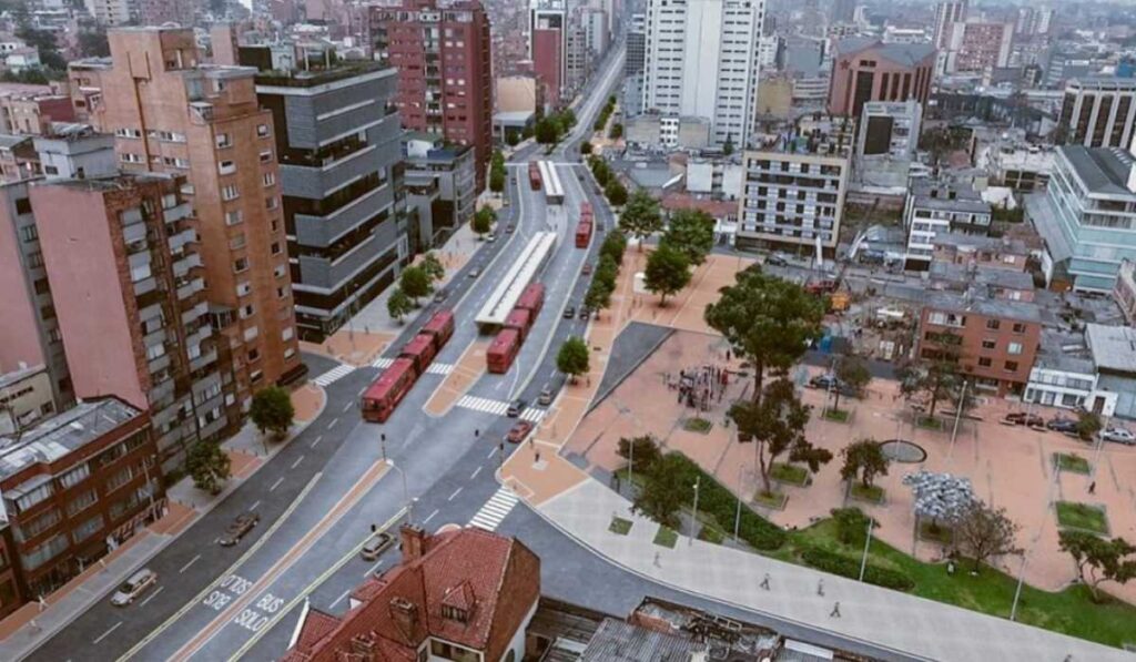 Transmilenio por la Séptima en Bogotá