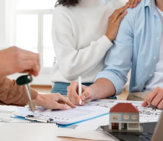 ¿Cuánto se debe pagar en la primera cuota para comprar vivienda en Colombia?