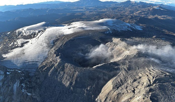 Volcán-Nevado-Del-Ruiz-SGC (1) Video de cráter del Nevado del Ruiz es falso.