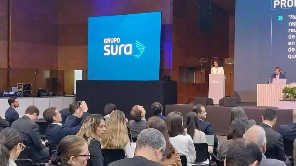 Nuevo presidente de Sura se pronuncia por primera vez sobre reformas a la salud y pensional asamblea extraordinaria de Grupo Sura